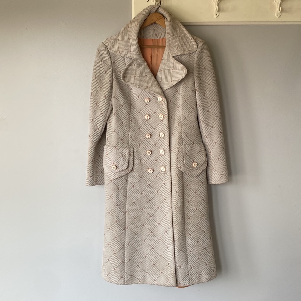 Vintage neutral neutral coat
